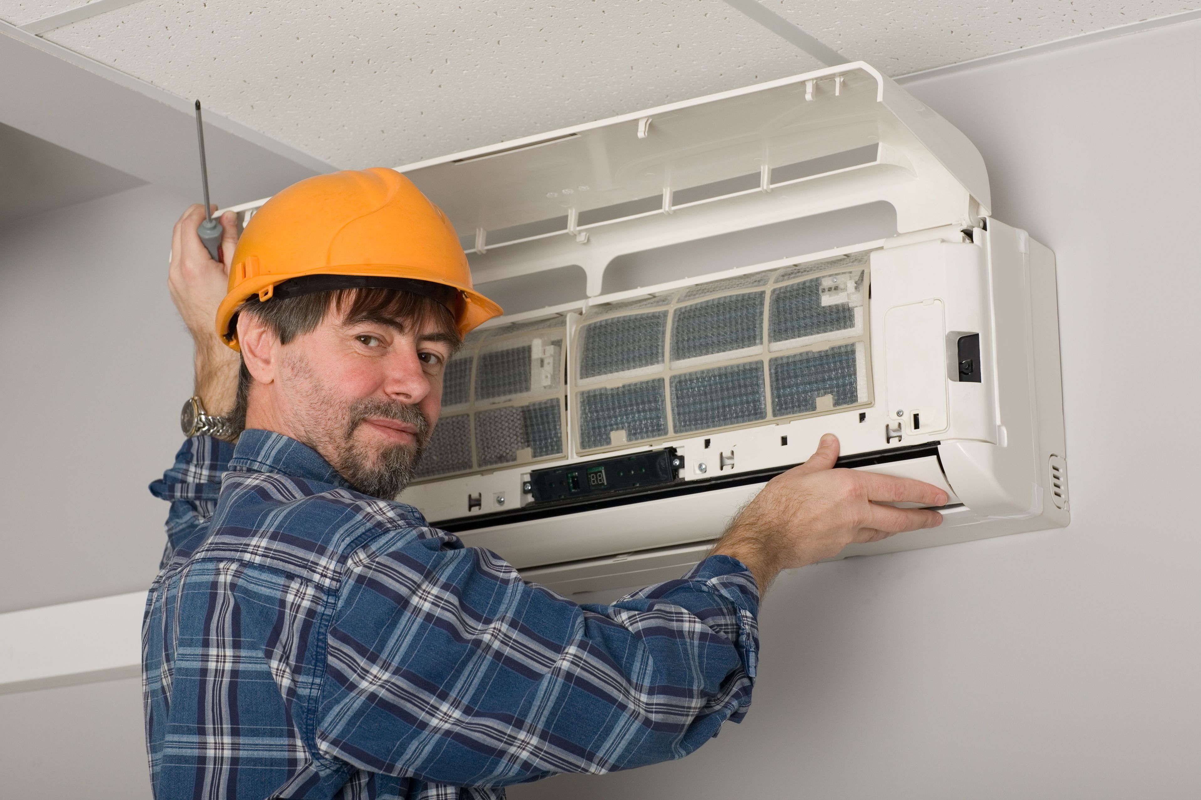 Tips for Finding a Contractor to Repair Air Conditioning in Posey, TX