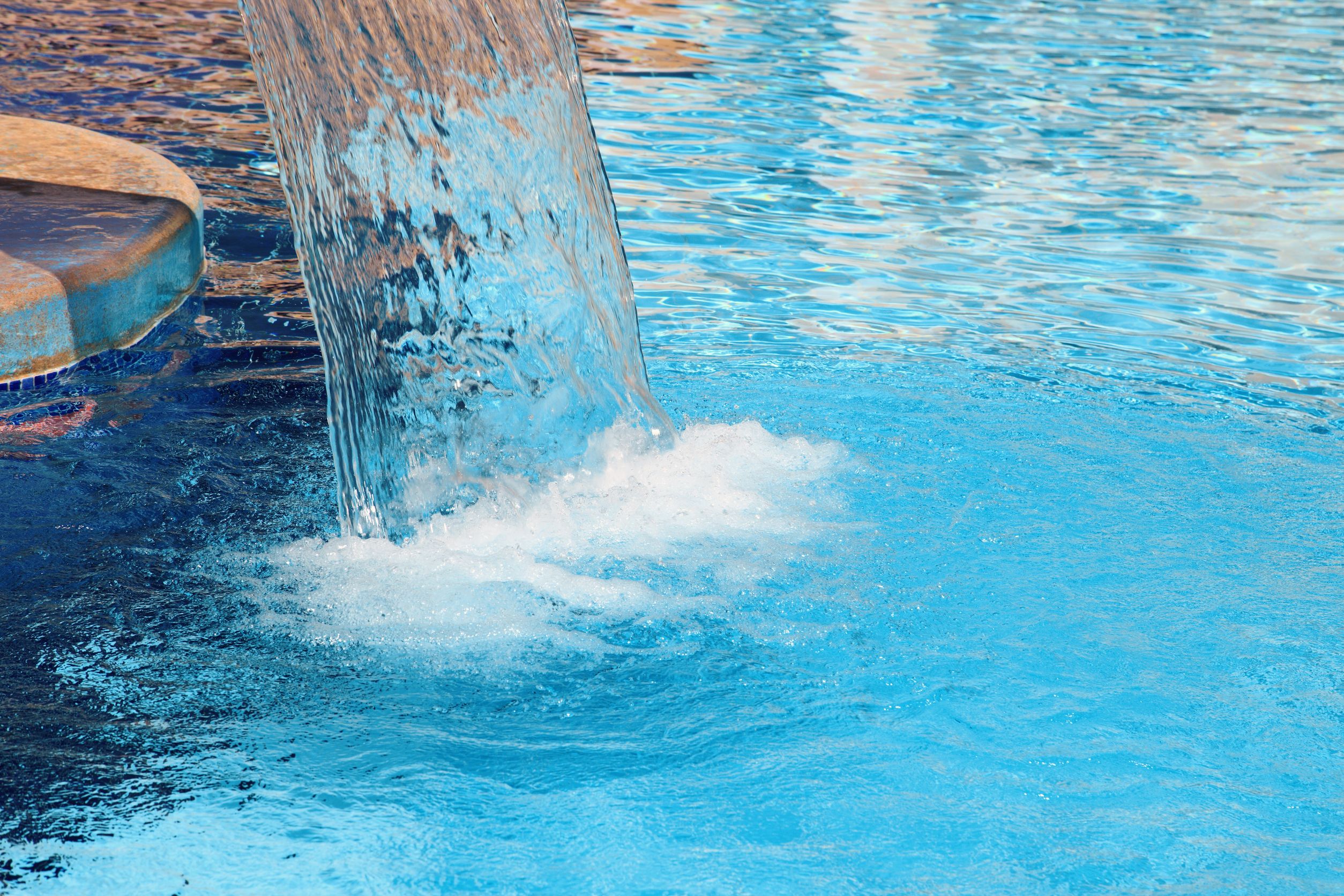 Choose a Full-Service Swimming Pool Contractor in Orange County for Your Next Job