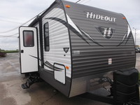 3 Advantages of RVs Equipped With Toy Haulers in Des Moines IA