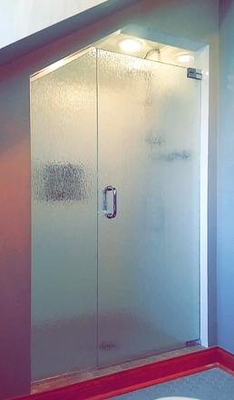 Qualities to Look for When Ordering Your Home’s New Shower Doors