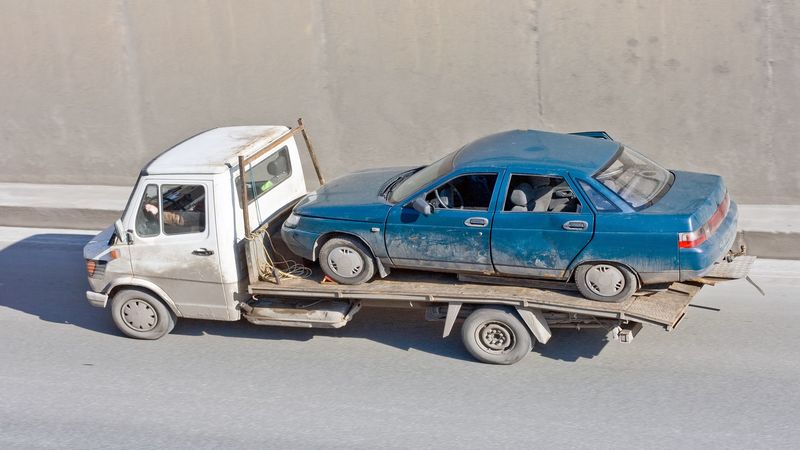 A Car Towing Service in El Cajon Assists After a Fatigue-Related Accident