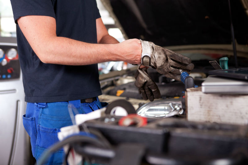 How A Chicago Mechanic Gets A Vehicle Ready For The Illinois Emission Test