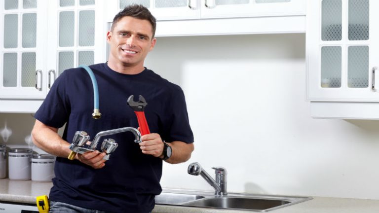 Critical Signs You Need a Handyman Service in Kansas City