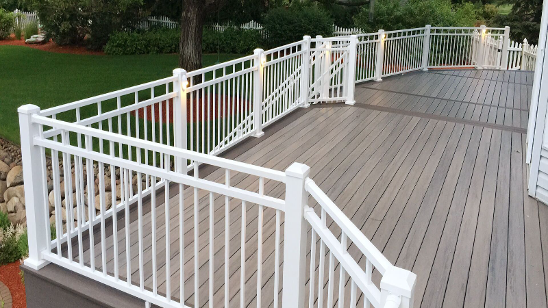 Well-Made Deck Privacy Panels in Chicago Can Improve the Look of Your Deck