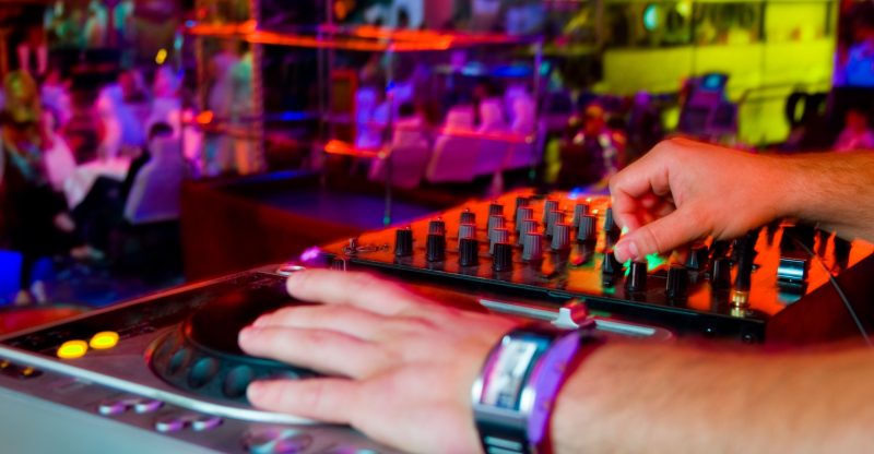 Improve Your Event: 3 Benefits of Hiring a Chicago Wedding DJ