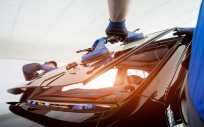 5 Signs It’s Time for an Auto Window Replacement in Pewaukee, WI: How to Protect Your Vehicle